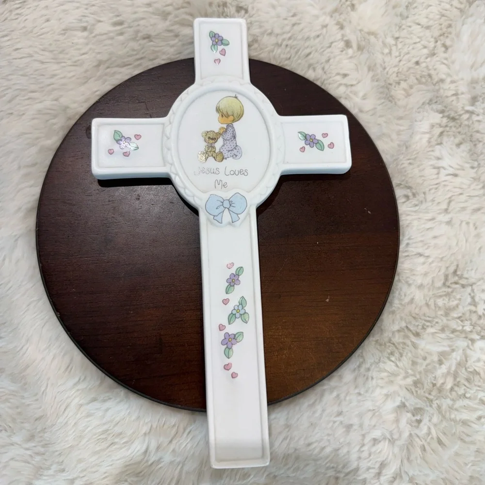 VTG 1990 Precious Moments “Jesus Loves Me” boys white ceramic cross